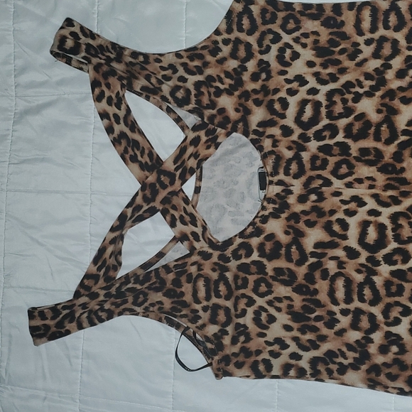 summer BODYcon dress. - Picture 2 of 5